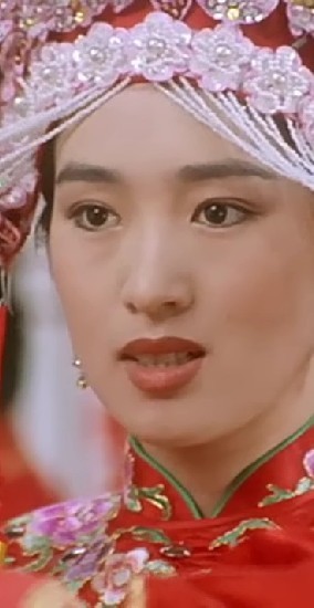 歌曲:三笑 演唱:奶茶 为了小秋香 叫我想到狂 卖身相投好比跳粉墙呀