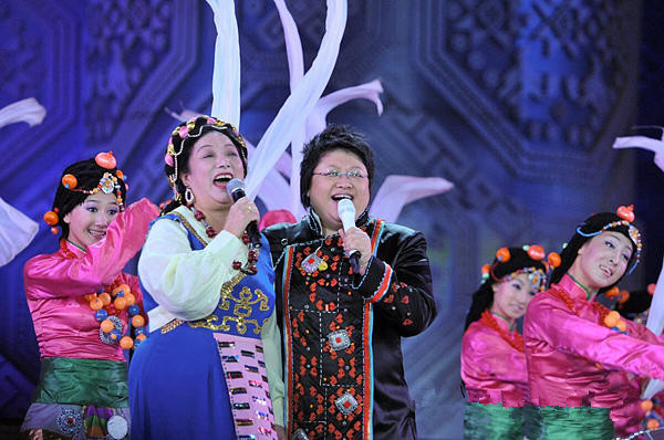 1964年,全国文艺汇演在北京举行,一位叫雍西的业余歌手来演唱此歌