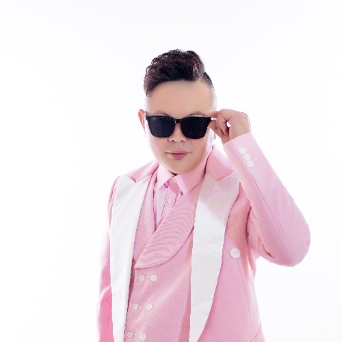 凯旋而归的周凯