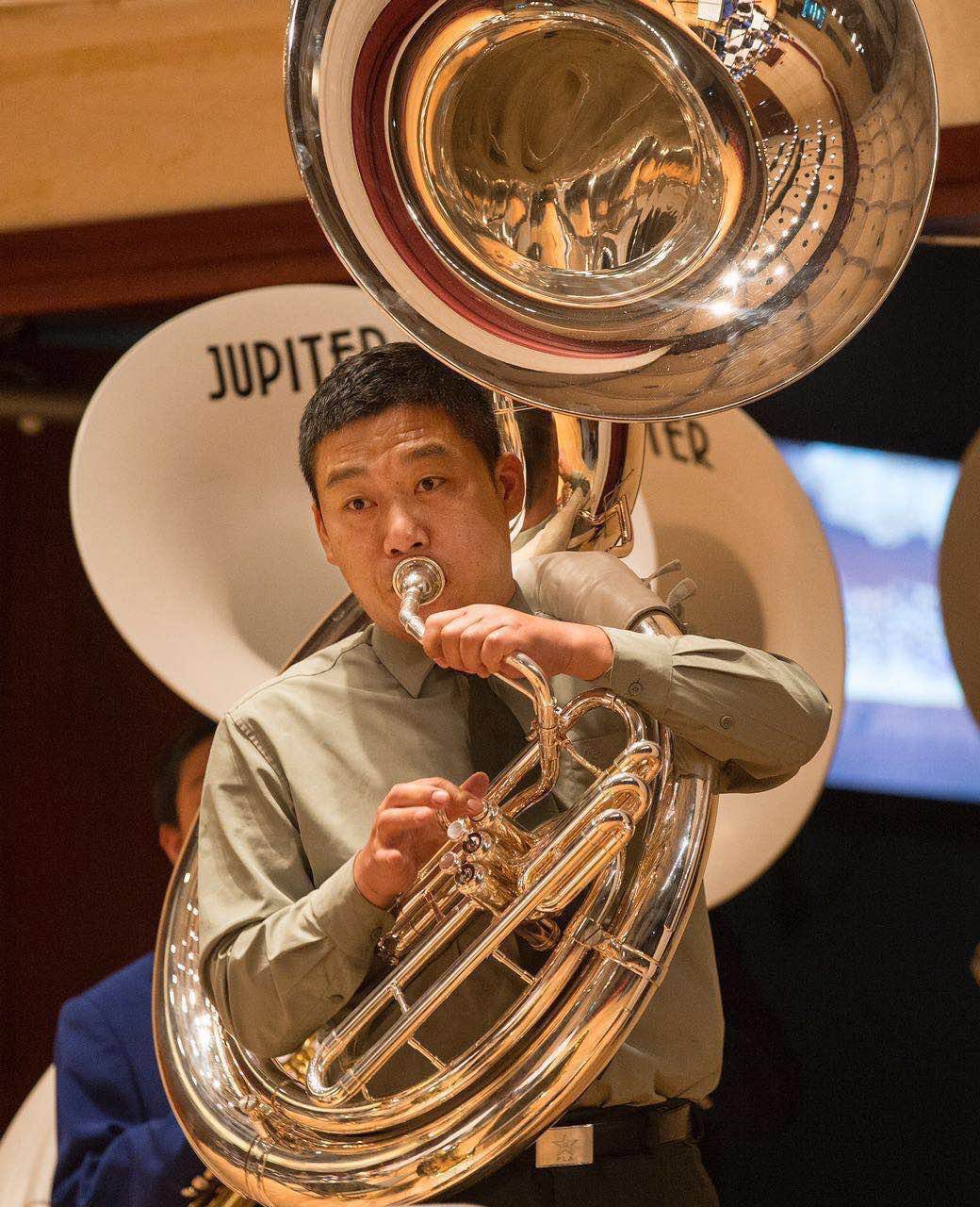 大号三重奏艾拜哩单海峰演奏